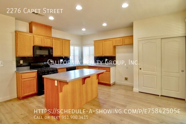 Building Photo - 2276 Capet St