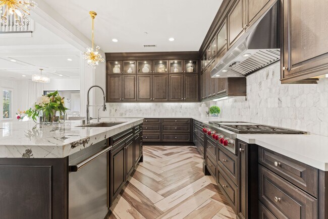 Building Photo - Luxury Executive Rental in Guard-Gated Hidden Canyon