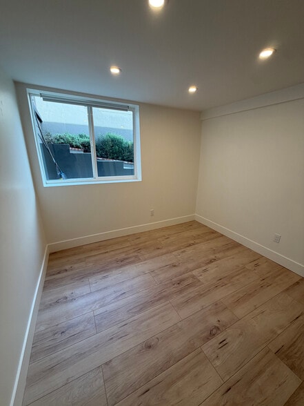 Building Photo - 2111 Montana St