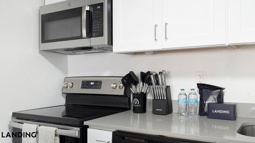 Building Photo - 2851 Maingate Village Cir