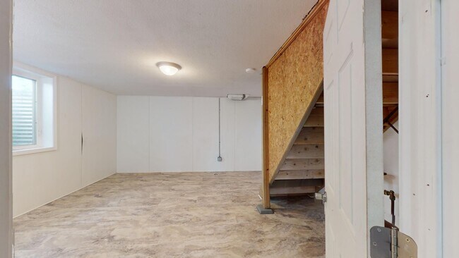 Building Photo - ISU Campus Area - Available August 1st