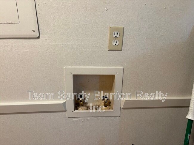 Building Photo - 204 Brandywine Rd