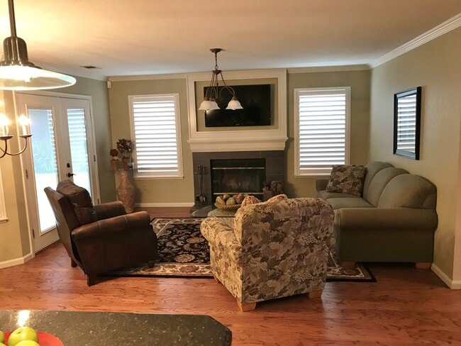 Building Photo - CORNER LOT MODERN 4 BEDROOM HOME DIXON *STAR RENTALS