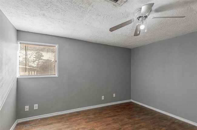 Building Photo - 1417 23rd St