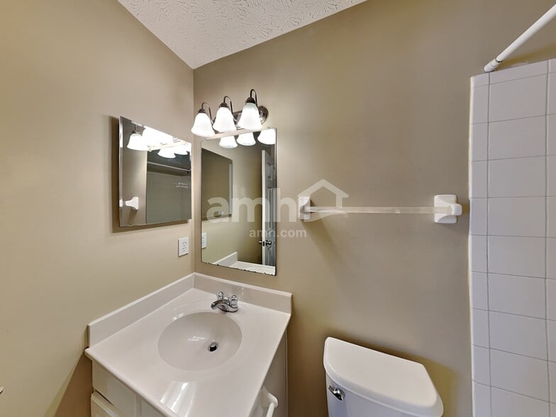 Building Photo - 5979 Haydens Crossing Blvd