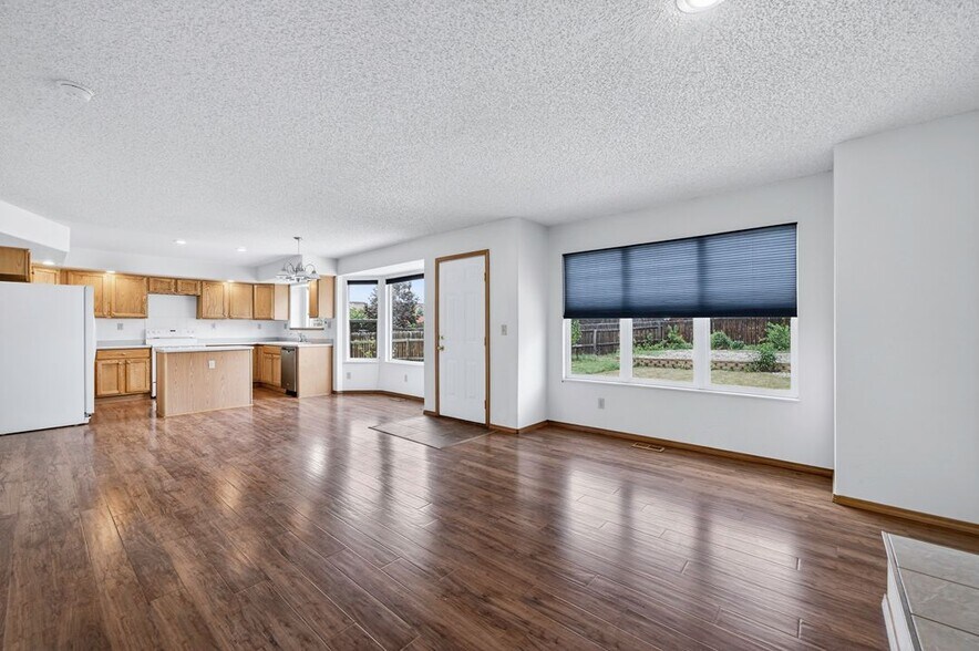 Building Photo - 5660 Many Springs Dr
