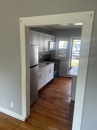 Building Photo - 942 William St