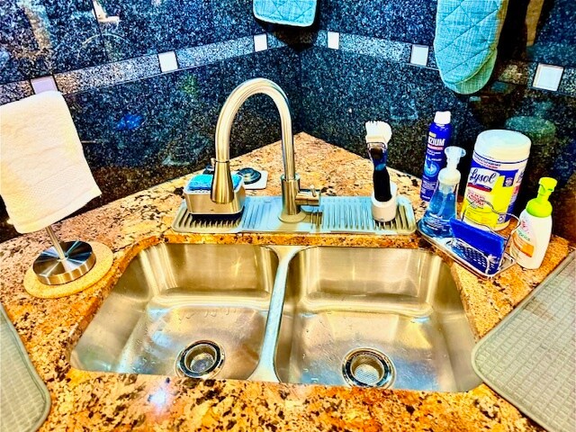 Building Photo - 425 N Church St