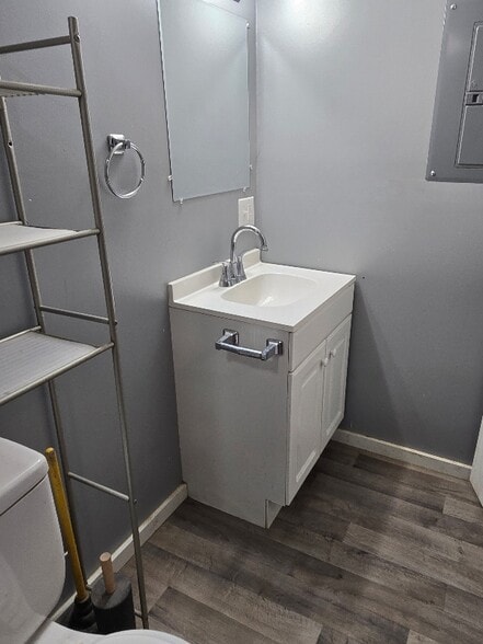 Building Photo - 8880 E State Rd 54