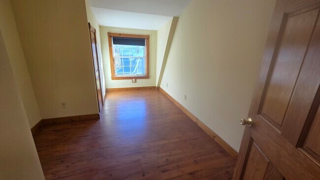 Building Photo - 9 Roberts Rd