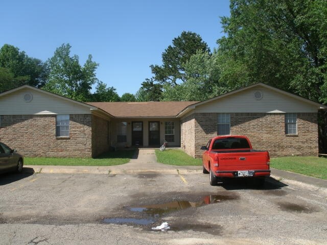 Building Photo - 702-708 Cedar St