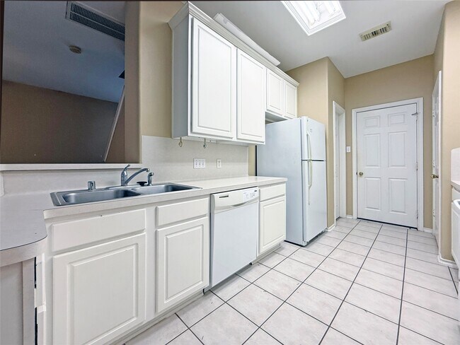 Building Photo - 63 Ledgestone Pl