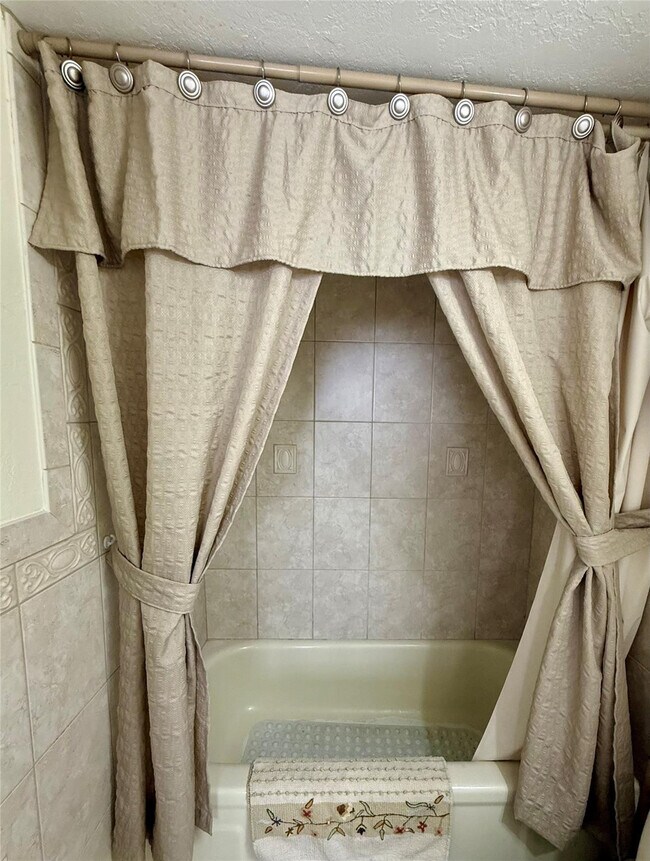 Building Photo - 101 Briny Ave