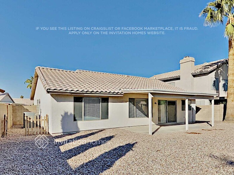 Building Photo - 1655 E Redfield Rd