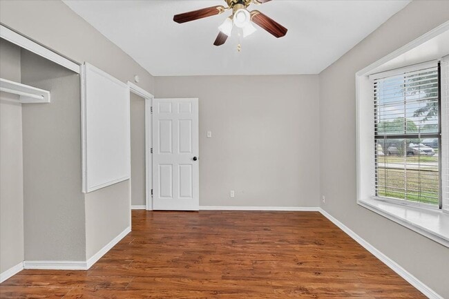 Building Photo - 4729 Prinston- 4bed/1bath- $1,395/month