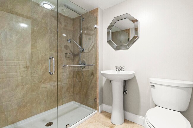 Building Photo - 290 174th St St