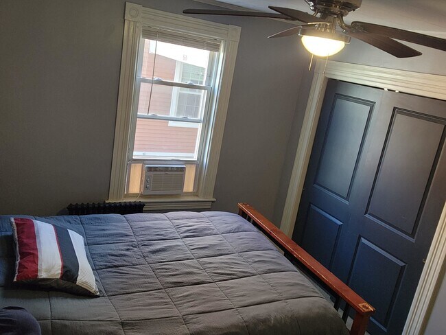 Building Photo - 663 Hevey St