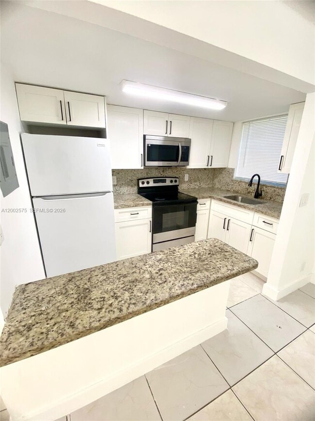 Building Photo - 850 SW 74th Terrace