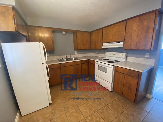 Building Photo - 955-955 Renee Ave