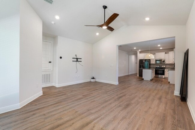 Building Photo - 55 Lightning Bug Ln