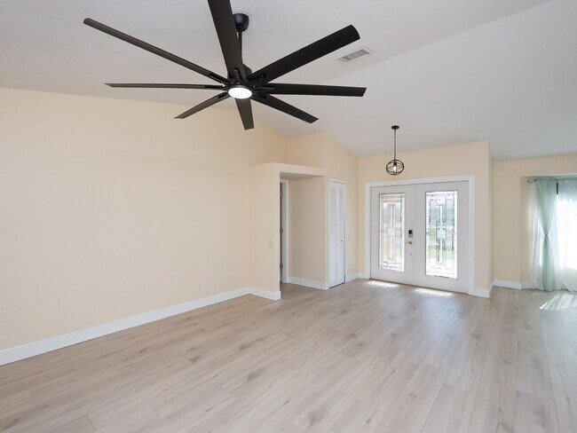 Building Photo - 3 BEDROOM • 2 BATHROOM • PRIVATE POOL • WATERFRONT • BOAT LIFT • ZERO DEPOSIT MOVE-IN AVAILABLE
