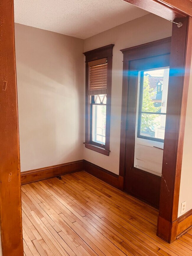 Building Photo - 271 W Sturgis St