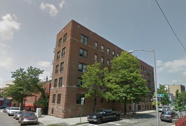 Primary Photo - 2235 Bassford Ave