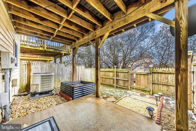 Building Photo - 19 Stonewall Ct