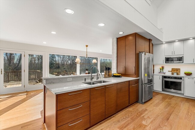 Building Photo - 3936 Holden Dr