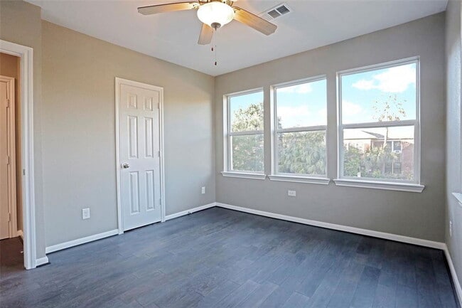 Building Photo - 1501 Hawthorne St