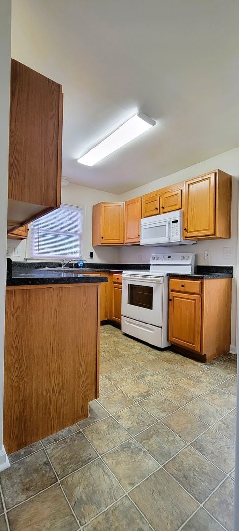 Building Photo - Pristine ranch on corner lot in Chesterfield.
