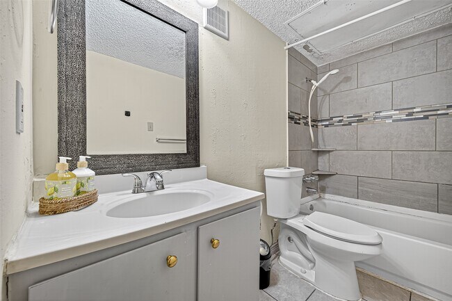 Building Photo - 8360 Jorine Dr