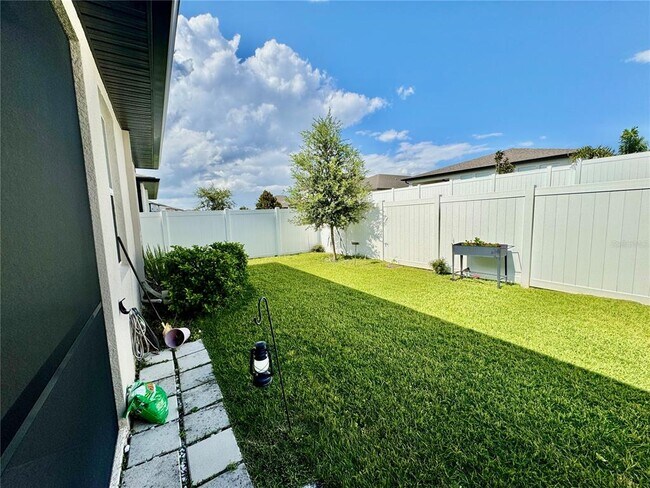 Building Photo - 2248 Treasure Hill St
