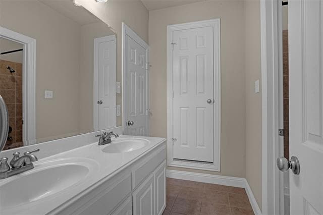 Building Photo - 1702 Tulare Dr