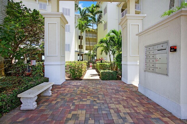 Building Photo - 275 NW Flagler Ave