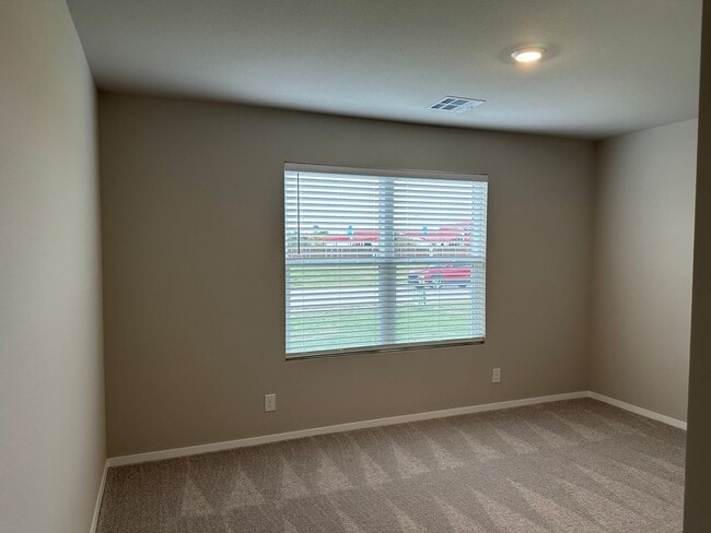 Building Photo - Brand-new 3 bedroom, 2 bath home located in historic Claremore