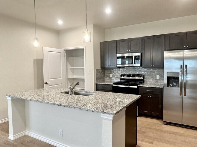 Building Photo - 506 War Admiral Dr