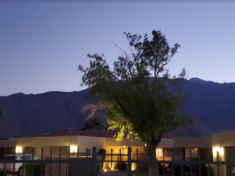 Building Photo - 2831 Sunflower Loop S