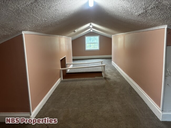 Building Photo - 143 McCully Ln