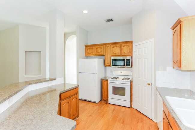 Building Photo - 1407 Oxford Dr