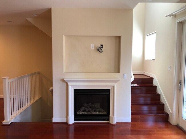 Building Photo - 1252 Water Lily Way