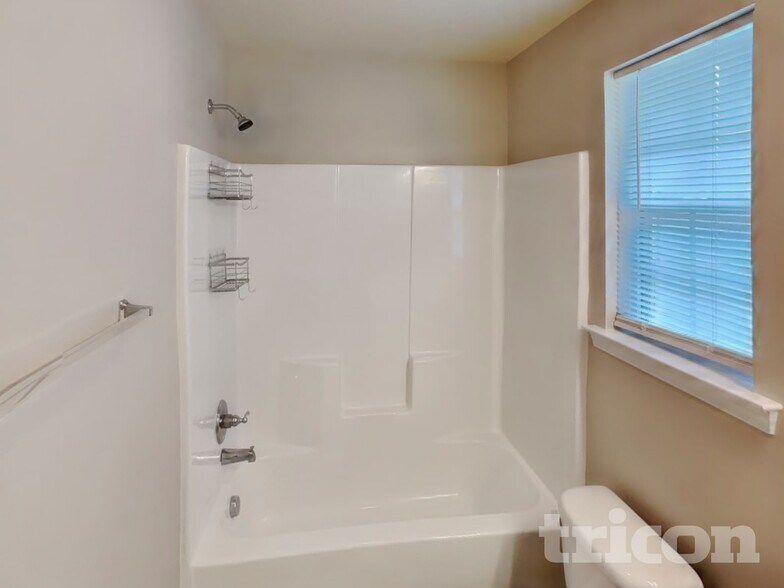 Building Photo - 4676 Midstream Crossing Dr