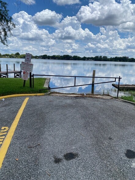 Building Photo - 1500 Gay Rd