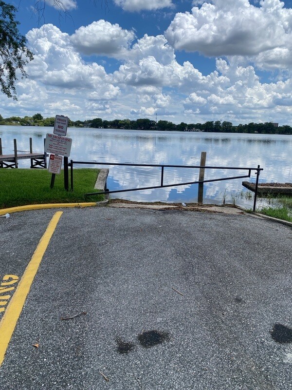 Building Photo - 1500 Gay Rd