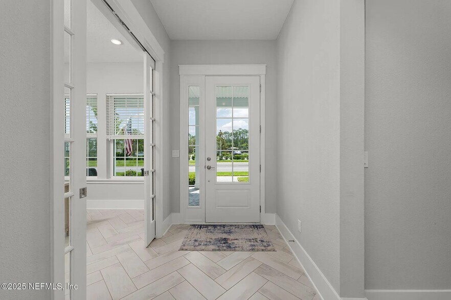 Building Photo - 40 Blue Hampton Dr