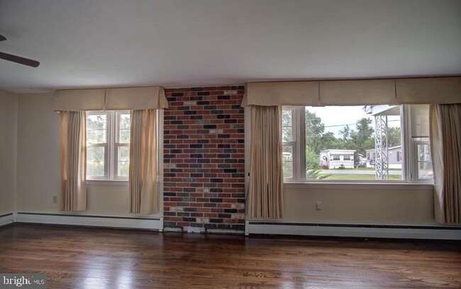 Building Photo - 1223 Township Line Rd