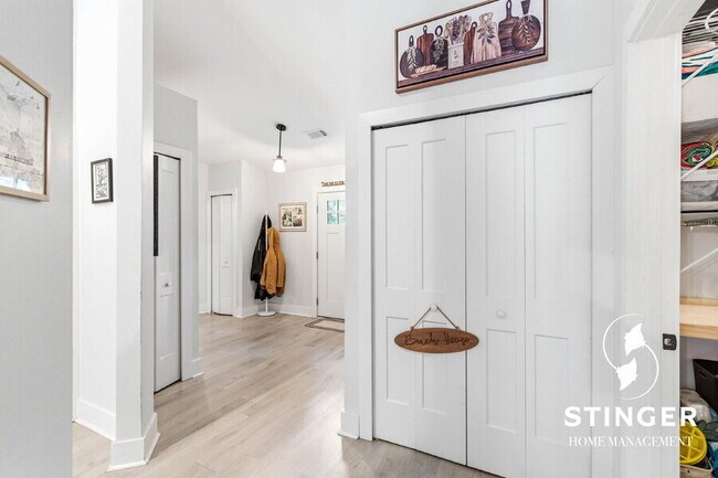 Building Photo - 40 Canopy Ln