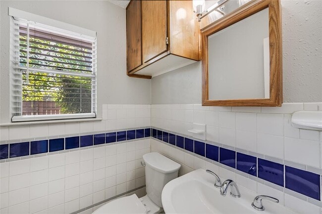 Building Photo - 5913 Little Creek Trail