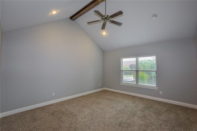 Building Photo - 2007 S Dixieland Rd