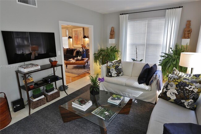 Building Photo - 2828 Segovia St